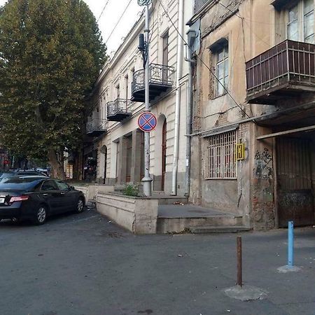 Guliko'S Apartment In Tbilisi Exterior photo